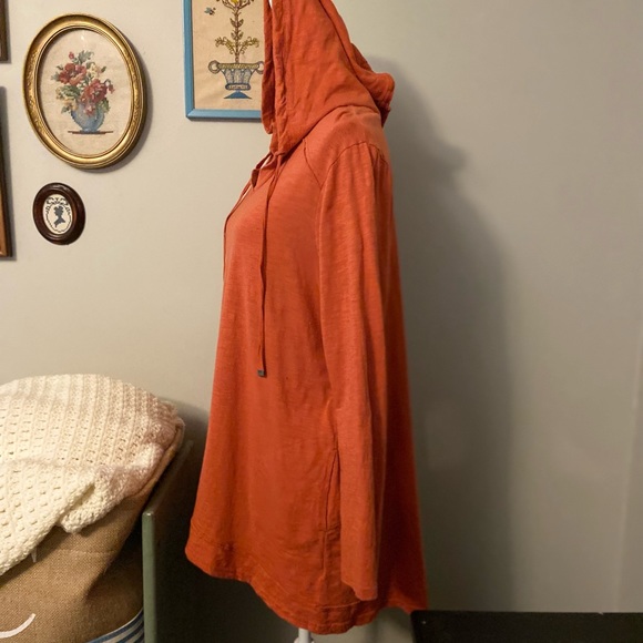 LOGO by Lori Goldstein long sleeve slub knit hoodie with hi/low hemline - Picture 3 of 5